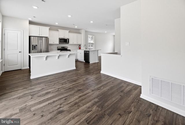 25 STANTON RD, Mount Holly, NJ 08060