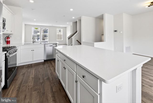25 STANTON RD, Mount Holly, NJ 08060
