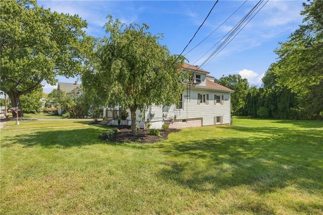 230 School Street 1, Lincoln, RI 02865