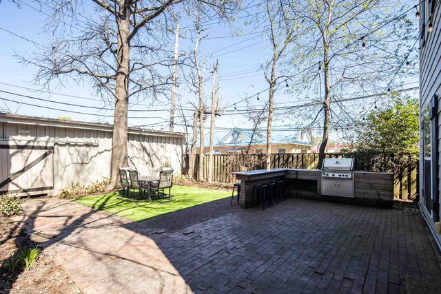 1654 EASTMORELAND AVE, Memphis, TN 38104