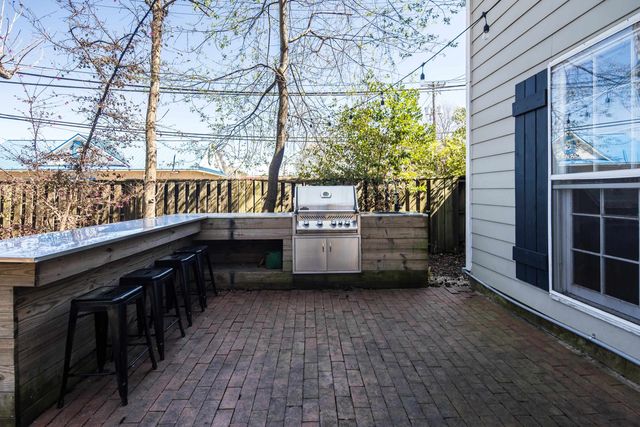 1654 EASTMORELAND AVE, Memphis, TN 38104