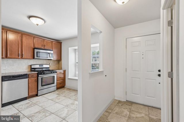 537 BASSETT LN, West Norriton, PA 19403