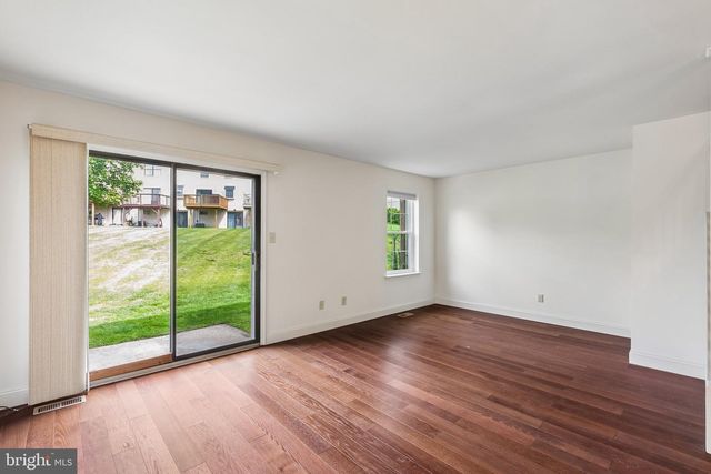 537 BASSETT LN, West Norriton, PA 19403