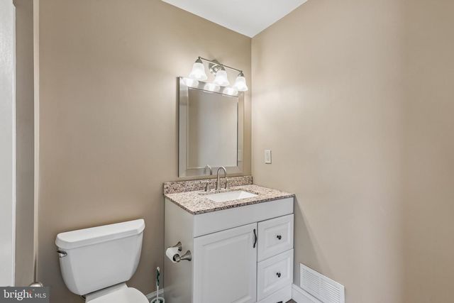 537 BASSETT LN, West Norriton, PA 19403