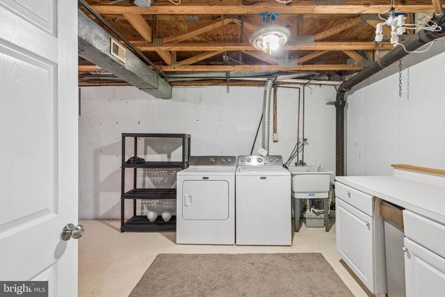 537 BASSETT LN, West Norriton, PA 19403