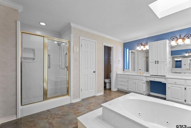 1807 Royal Oak Dr, Tyler, TX 75703