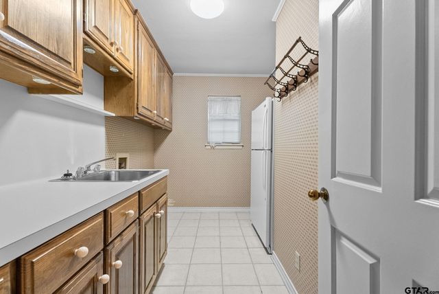 1807 Royal Oak Dr, Tyler, TX 75703