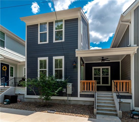 325 W Rock Street, Fayetteville, AR 72701