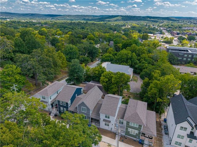 325 W Rock Street, Fayetteville, AR 72701
