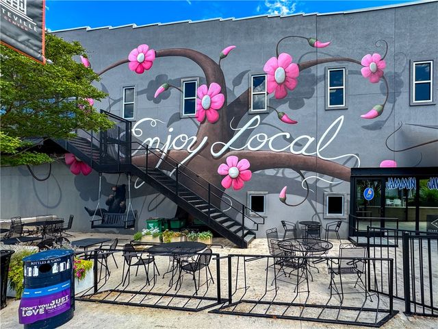 325 W Rock Street, Fayetteville, AR 72701