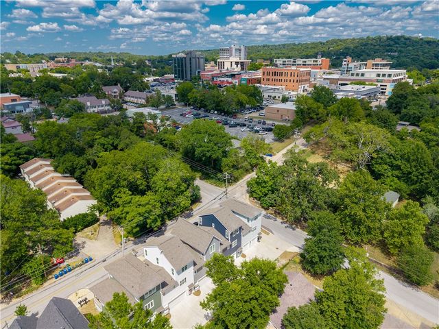 325 W Rock Street, Fayetteville, AR 72701