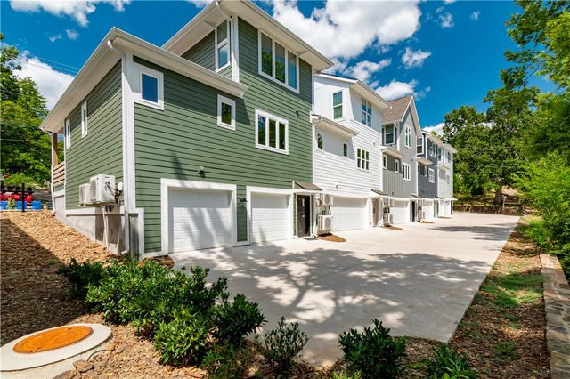 325 W Rock Street, Fayetteville, AR 72701