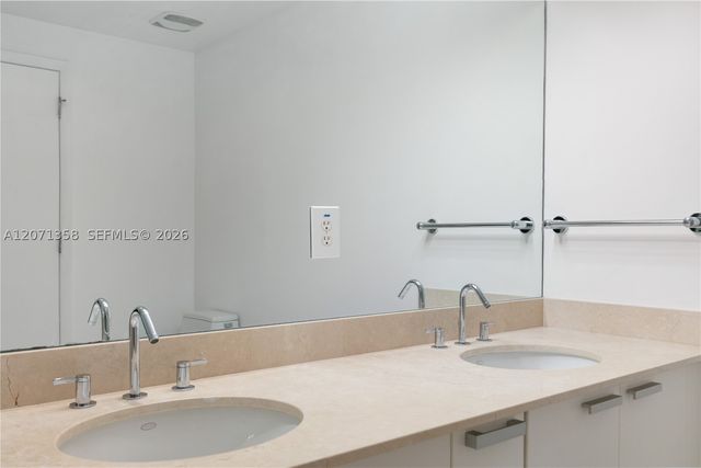 3131 NE 188th St 2-1010, Aventura, FL 33180