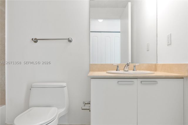 3131 NE 188th St 2-1010, Aventura, FL 33180