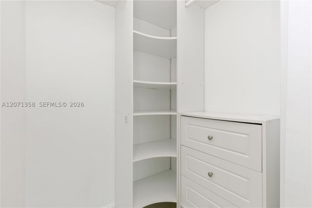 3131 NE 188th St 2-1010, Aventura, FL 33180