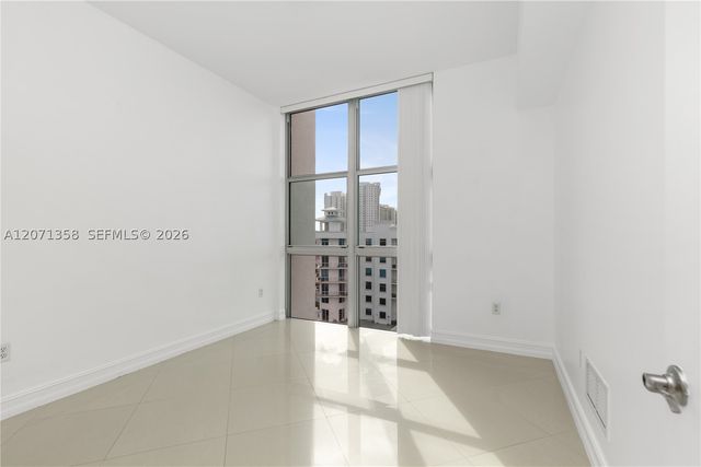 3131 NE 188th St 2-1010, Aventura, FL 33180