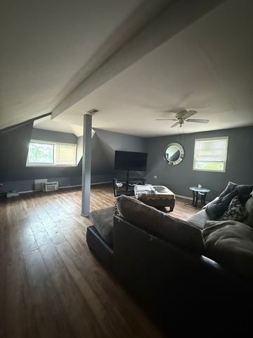 10230 S Yates Boulevard, Chicago, IL 60617
