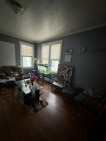 10230 S Yates Boulevard, Chicago, IL 60617