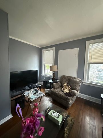 10230 S Yates Boulevard, Chicago, IL 60617