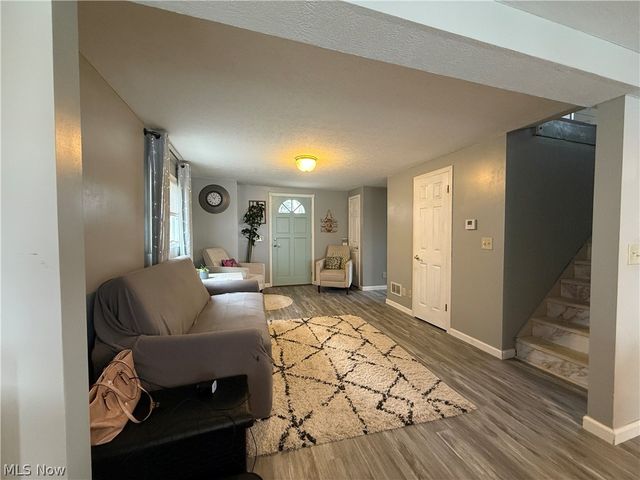 1376 Catherine Avenue Extension, Lakemore, OH 44250