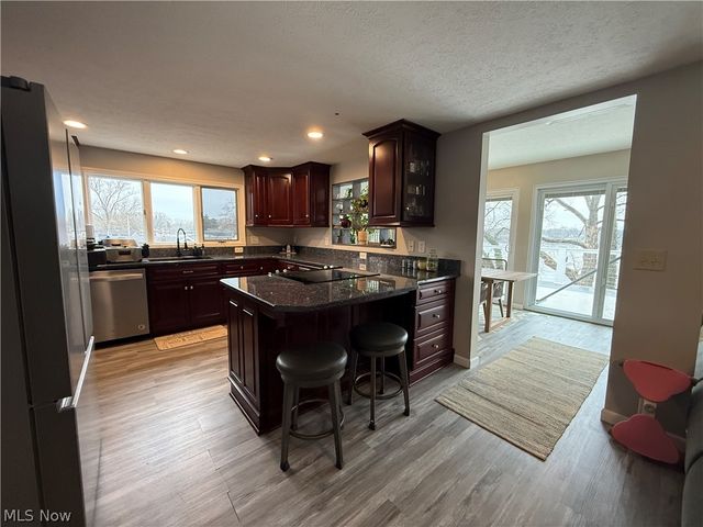 1376 Catherine Avenue Extension, Lakemore, OH 44250