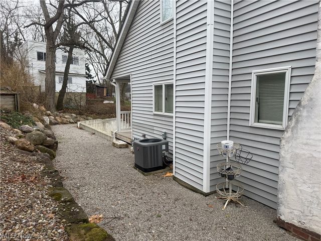 1376 Catherine Avenue Extension, Lakemore, OH 44250