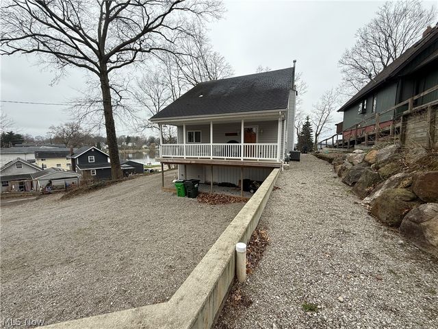 1376 Catherine Avenue Extension, Lakemore, OH 44250