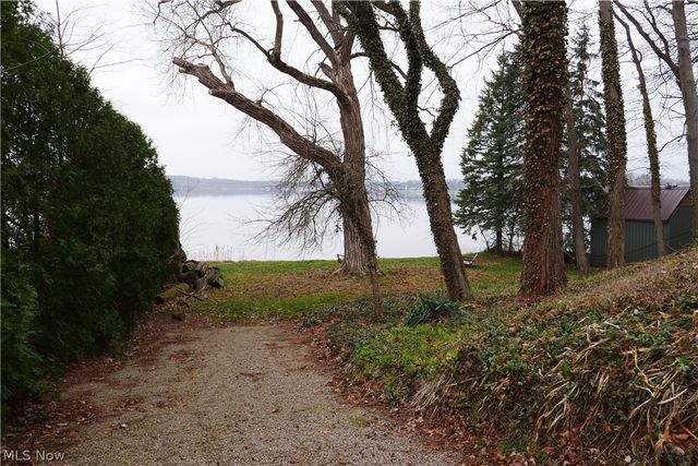 1376 Catherine Avenue Extension, Lakemore, OH 44250