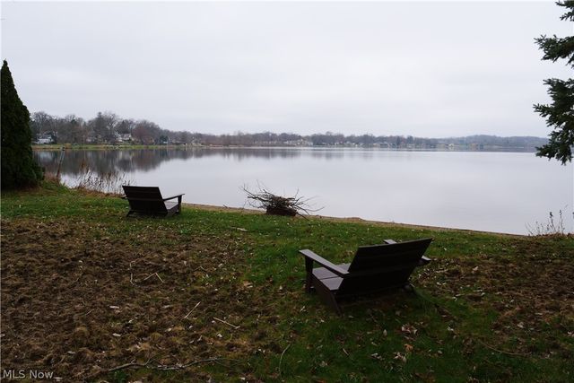 1376 Catherine Avenue Extension, Lakemore, OH 44250