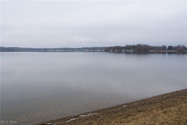 1376 Catherine Avenue Extension, Lakemore, OH 44250