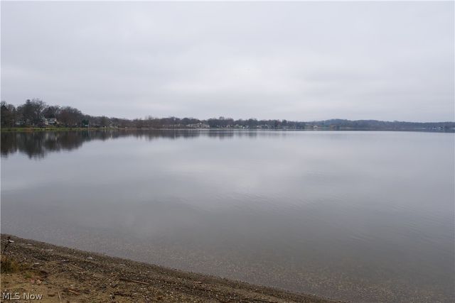 1376 Catherine Avenue Extension, Lakemore, OH 44250