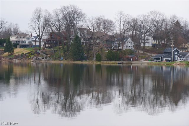 1376 Catherine Avenue Extension, Lakemore, OH 44250