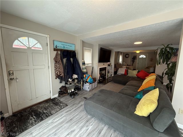 1376 Catherine Avenue Extension, Lakemore, OH 44250