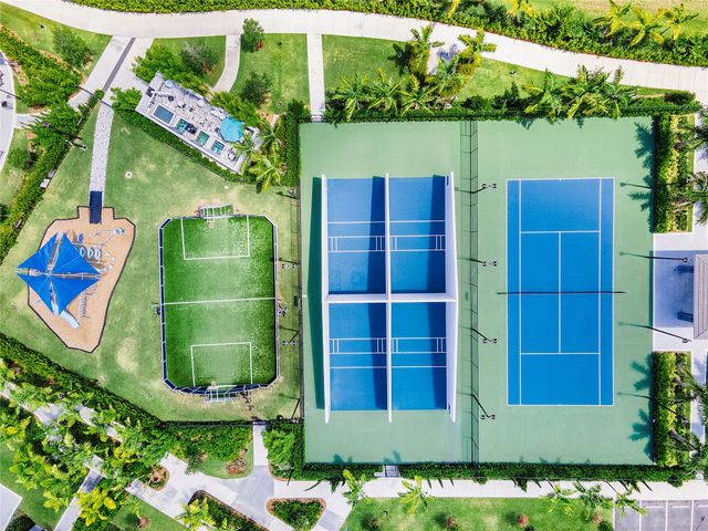 9585 Town Parc Cir N, Parkland, FL 33076