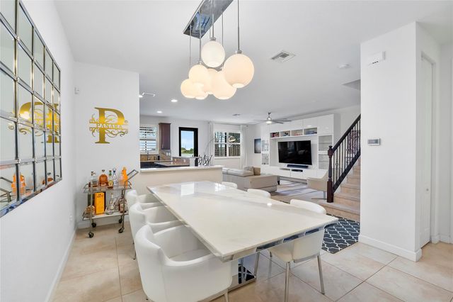 9585 Town Parc Cir N, Parkland, FL 33076