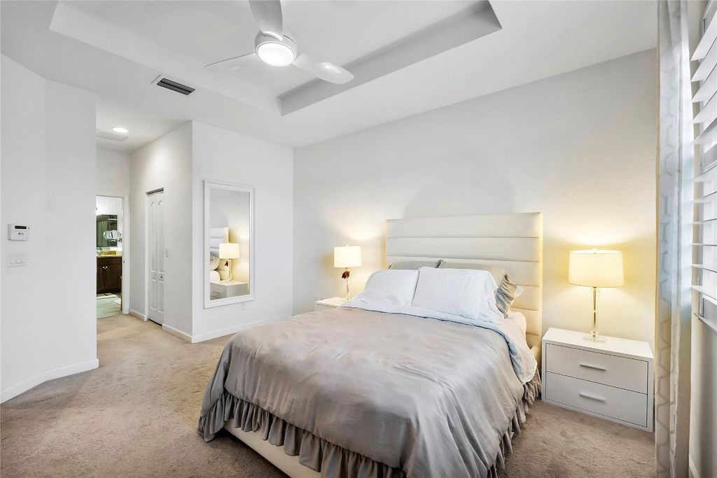 Image 14 of property listing at 9585 Town Parc Circle, Parkland, FL 33076