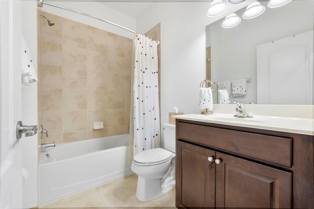 Image 18 of property listing at 9585 Town Parc Circle, Parkland, FL 33076