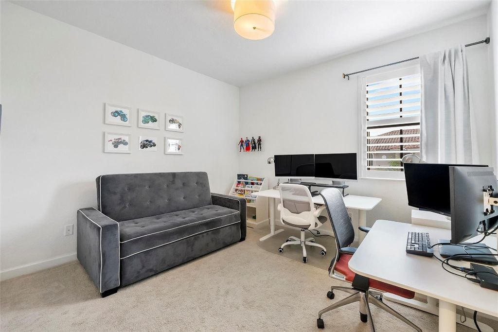 Image 21 of property listing at 9585 Town Parc Circle, Parkland, FL 33076