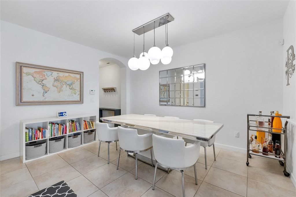 Image 6 of property listing at 9585 Town Parc Circle, Parkland, FL 33076