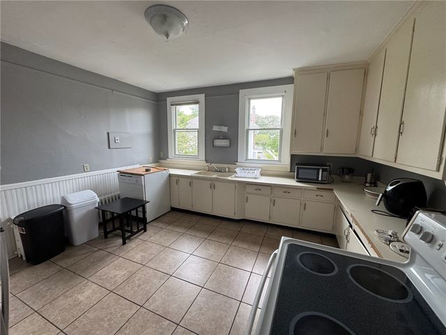 60 Berkeley Avenue 2, Newport, RI 02840