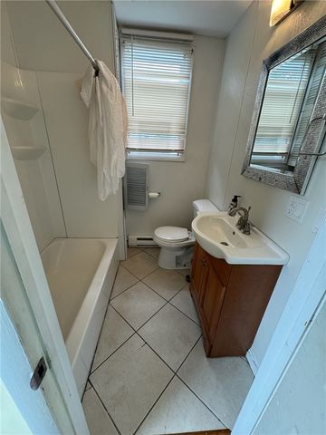 60 Berkeley Avenue 2, Newport, RI 02840