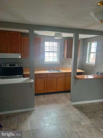 15 RAILROAD AVE, Paulsboro, NJ 08066