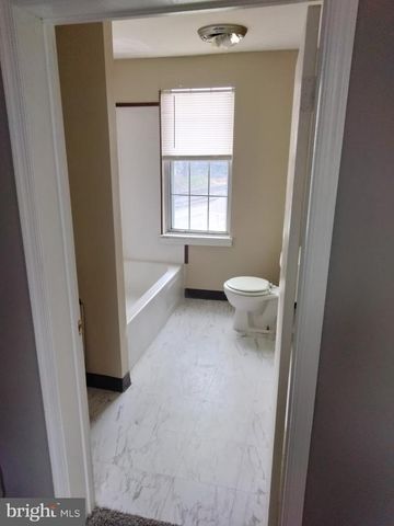 15 RAILROAD AVE, Paulsboro, NJ 08066