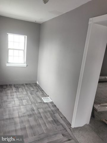 15 RAILROAD AVE, Paulsboro, NJ 08066