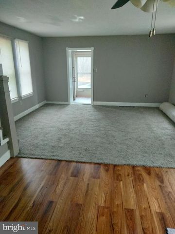 15 RAILROAD AVE, Paulsboro, NJ 08066