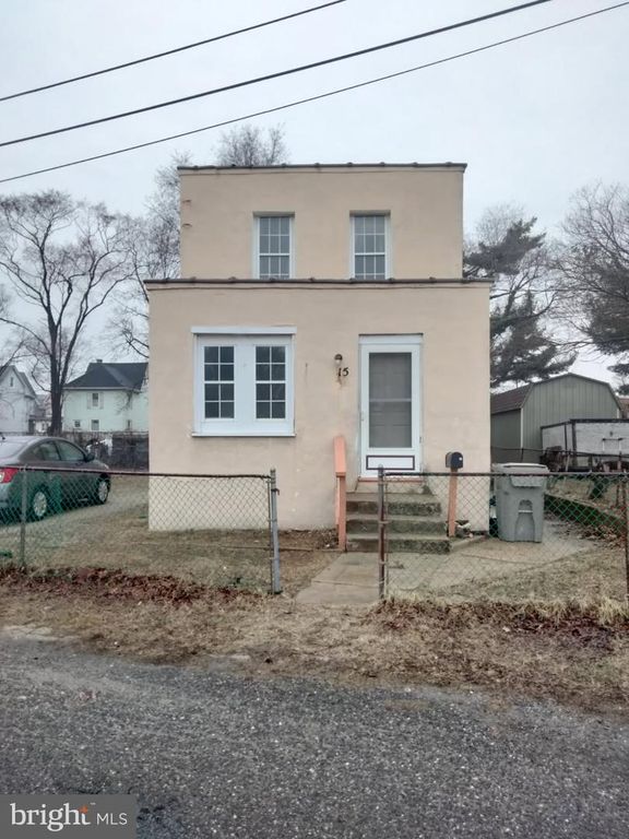 15 RAILROAD AVE, Paulsboro, NJ 08066