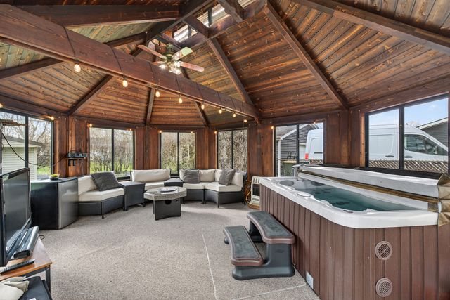 510 Audubon Street, Hoffman Estates, IL 60169