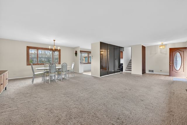 510 Audubon Street, Hoffman Estates, IL 60169