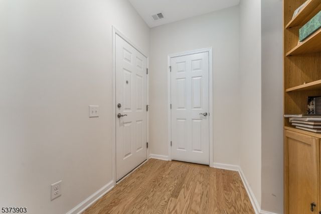 29 Bressler Road, Raritan Twp., NJ 08822