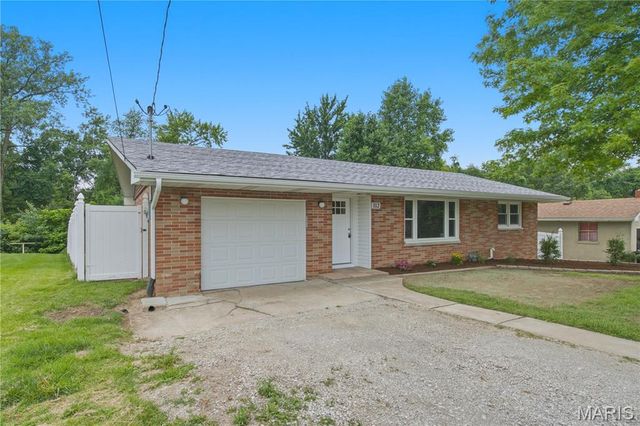 112 Midway Avenue, Cottage Hills, IL 62018